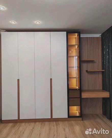 Шкаф распашной угловой