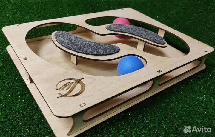 Игровая платформа для кошек с шариками