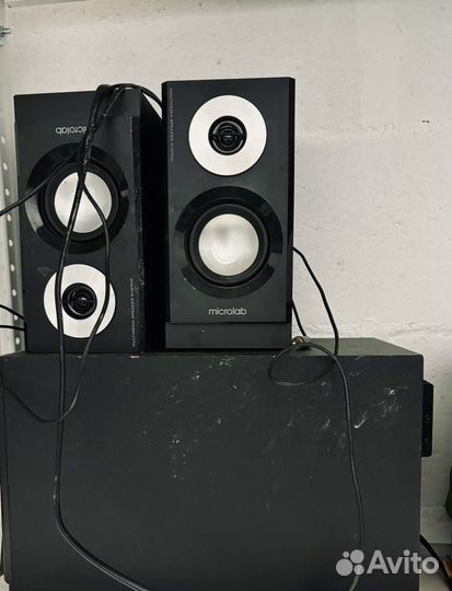 Сабвуфер и колонки Microlab m-880