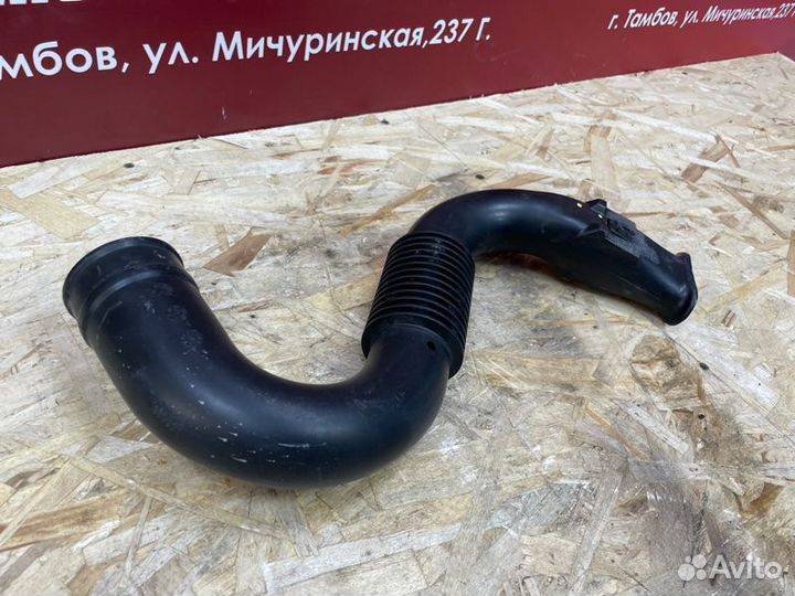 Патрубок воздушного фильтра Renault Sandero