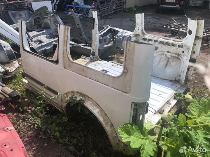 Четверть крыло заднее левое Tourneo Connect 2005