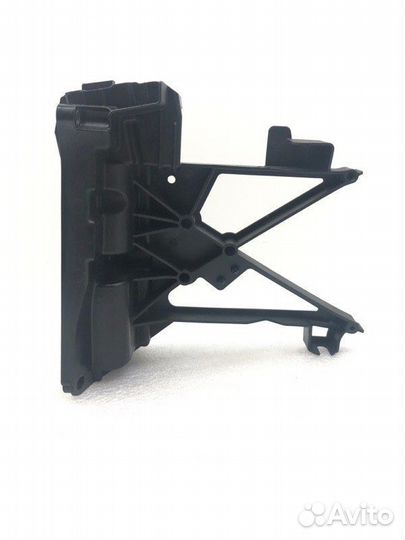 Кронштейн замка капота правый Mercedes-Benz Glc