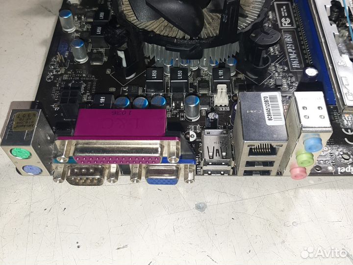 Материнская плата с процессором и памятью