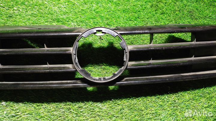 Решетка радиатора Volkswagen Jetta 6