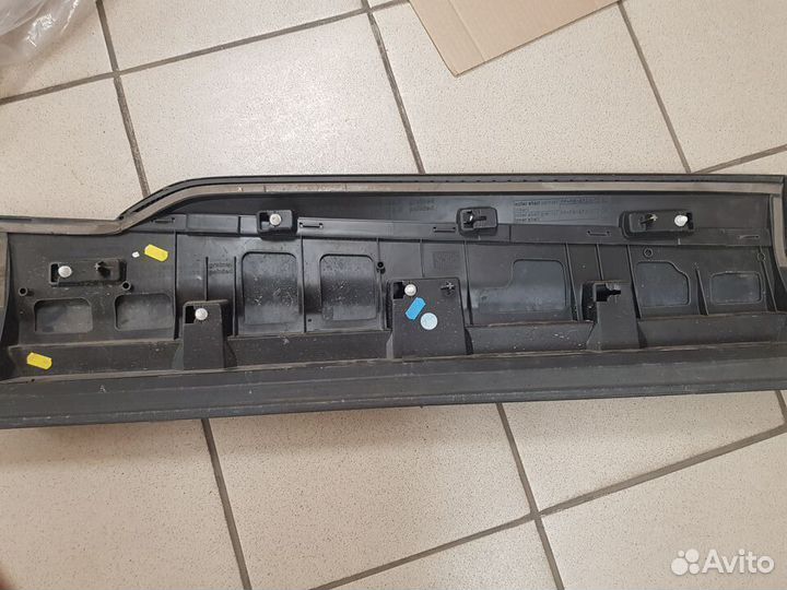 Накладка двери задней левой Audi Q7 2017 521069