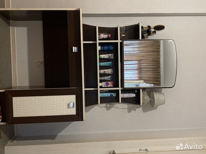 Туалетный макияжный зеркало