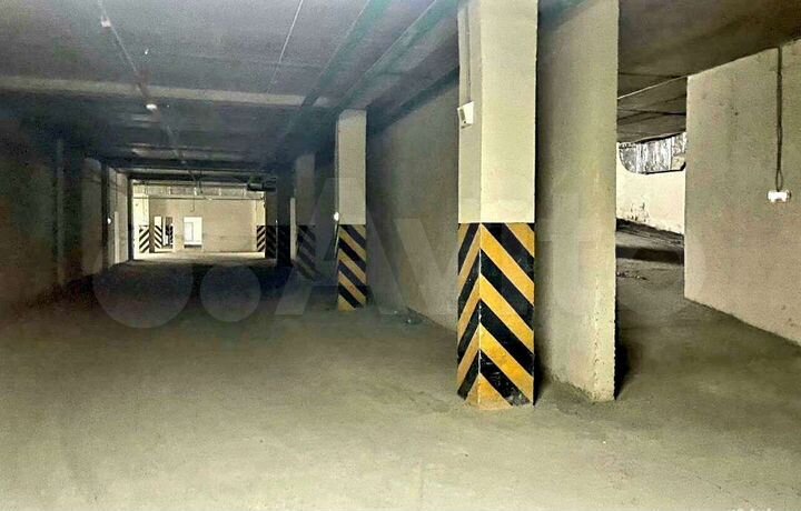 Машиноместо, 13 м²