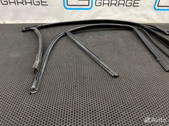 Уплотнитель стекла Mercedes-Benz Ml-Class W166