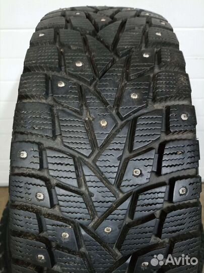 Dunlop SP Winter Ice 02 215/60 R16 99T