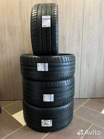 Michelin Pilot Sport 4 S 255/35 R21 и 285/30 R21 100Y