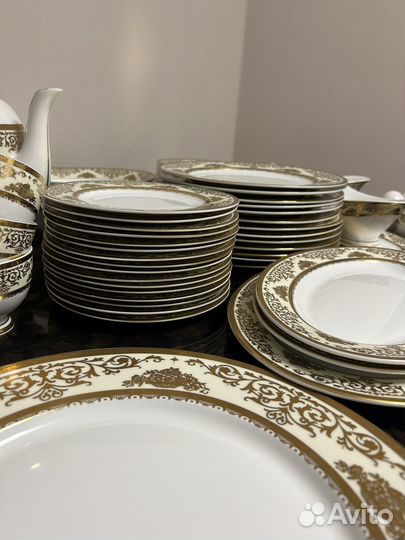 Чайно -столовый сервиз на 12 персон