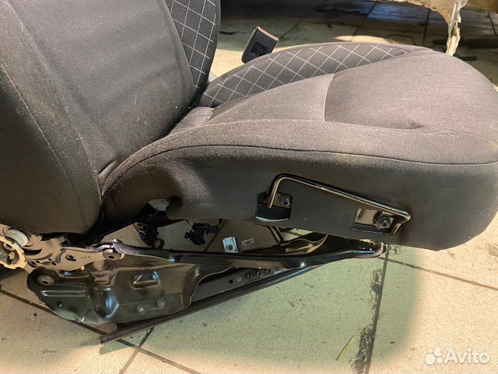 Skoda Octavia сиденье переднее R