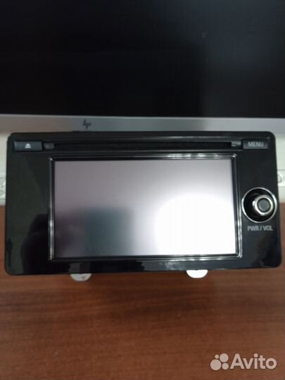 Штатная магнитола на Mitsubishi pajero 4