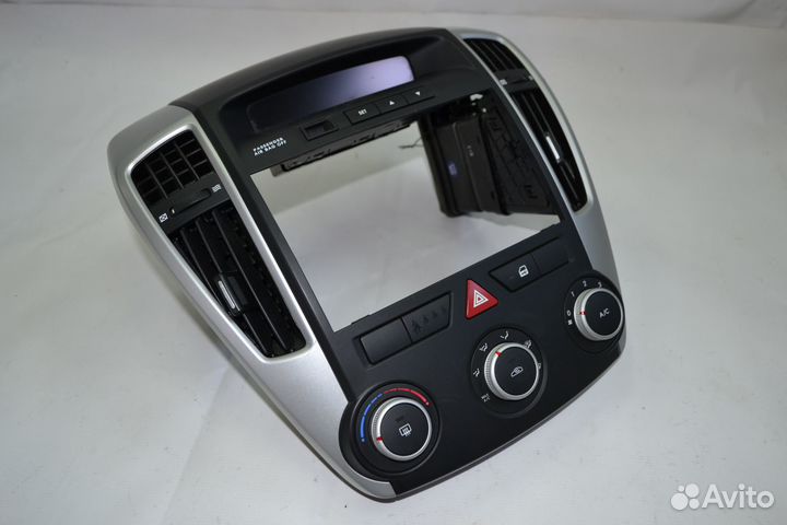 Консоль центральная Kia Ceed ED рест