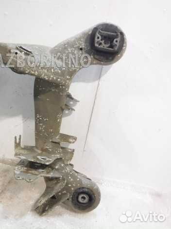 Балка задняя (подрамник)