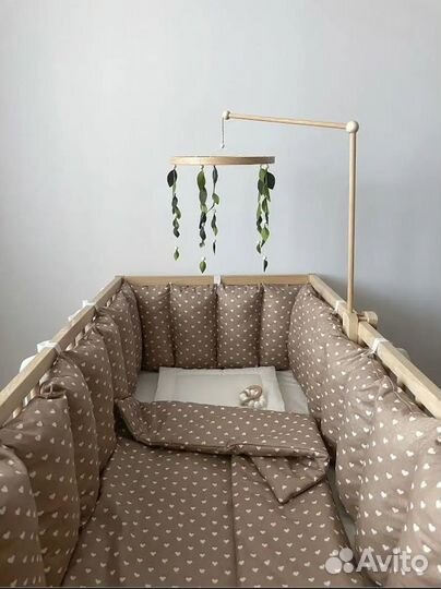 Бортики в детскую кроватку с одеялом