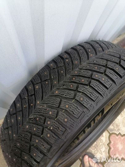 Michelin X-Ice North 4 SUV 225/60 R18