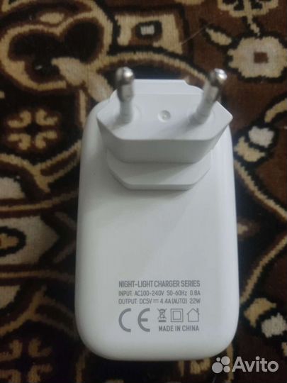 Адаптер с сенсорным светильником