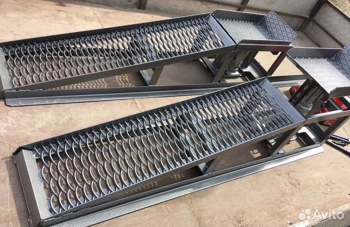 Эстакада домкрат для машины