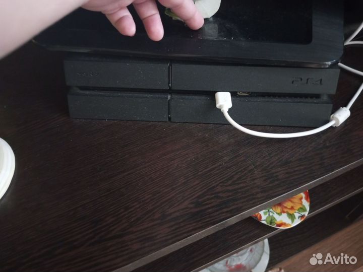 Плейстейшер 4