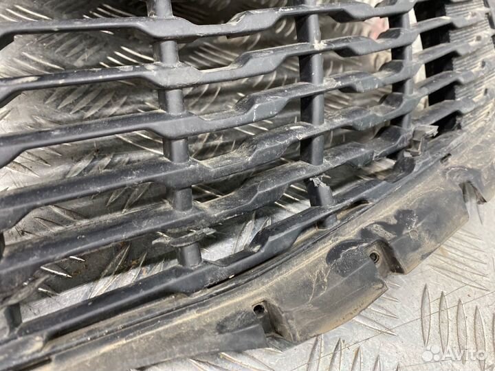 Б/У решетка радиатора передний Kia Rio 3 UB D4FC