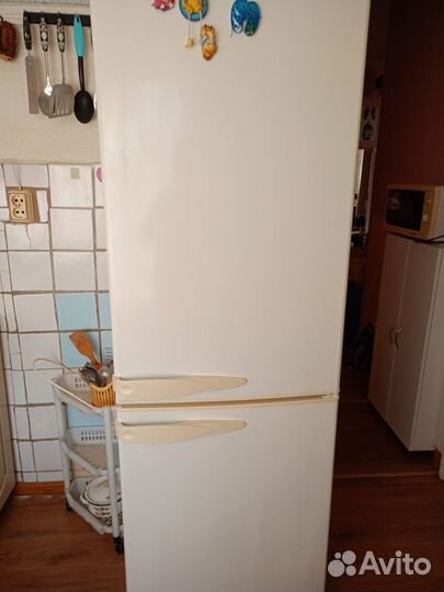 Холодильник бу stinol