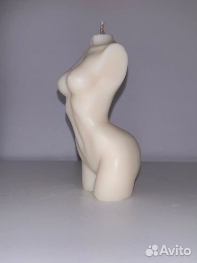 Ароматизированные свечи женского тела