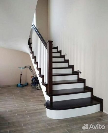 Лестница на второй этаж под ключ