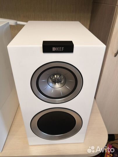 Акустика колонки Kef r300