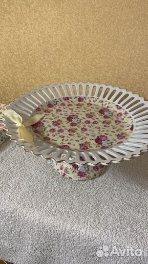 Тортница на ножке