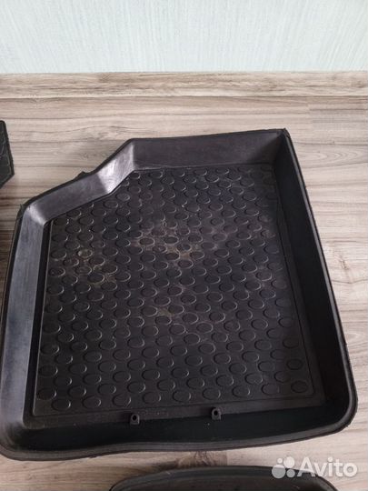 Резиновые коврики на priora