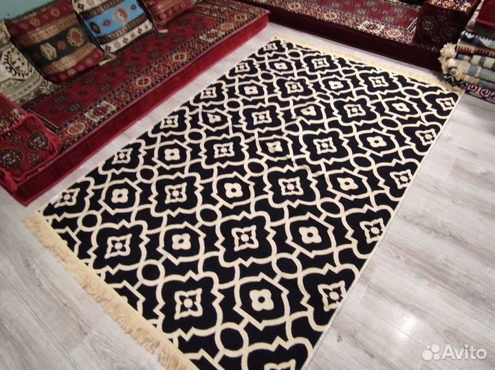 Оптом с фабрики двусторонние тканные килимы ковры
