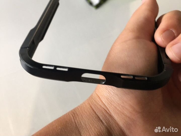 Чехол защитный на iPhone 11