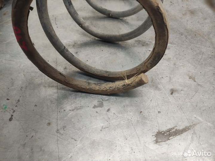 Пружина задняя правая Mitsubishi Pajero Sport 2