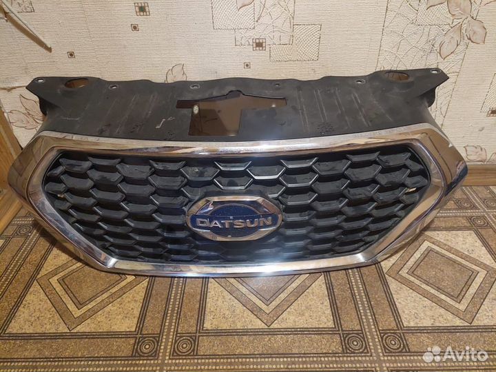Решетка радиатора datsun
