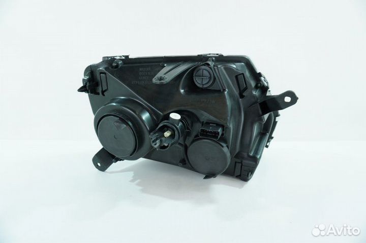 Фара левая Renault Duster 1 2010