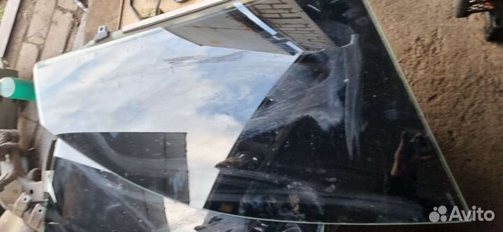 Стекло двери Toyota Mark X