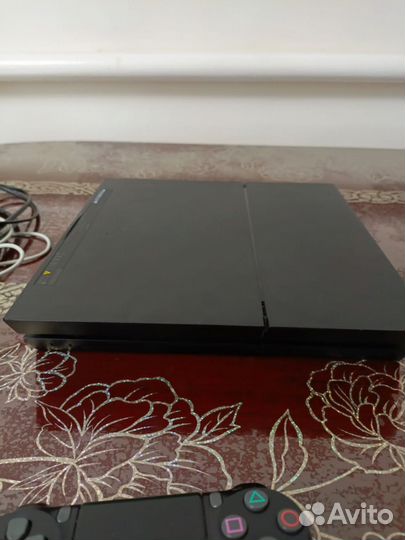 Игровая приставка ps4