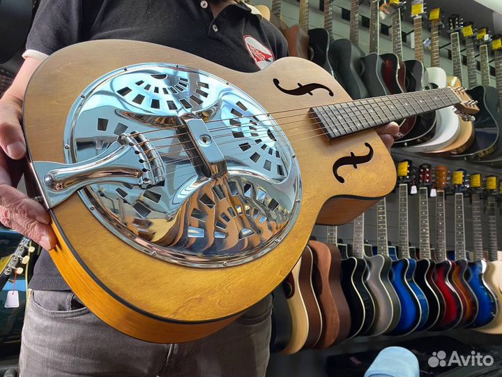 Резонаторная акустическая гитара