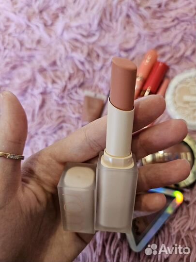 Косметика, румяна, помада, блеск, тинт