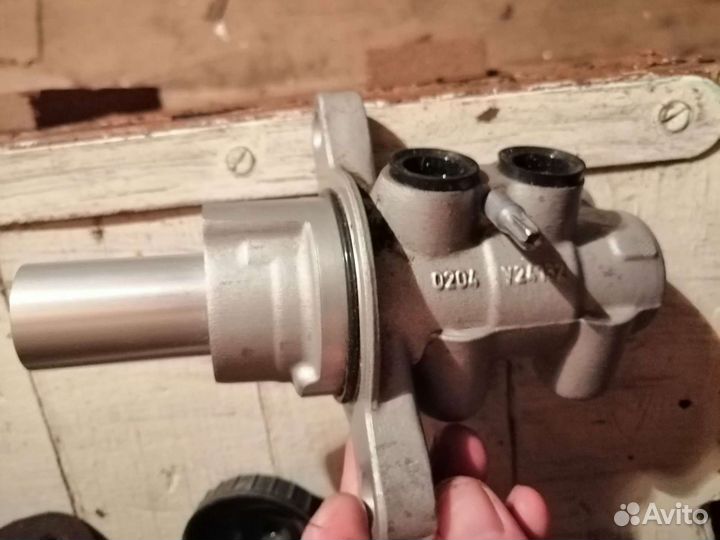 Главный тормозной цилиндр форд транзит Bosch 0204Y