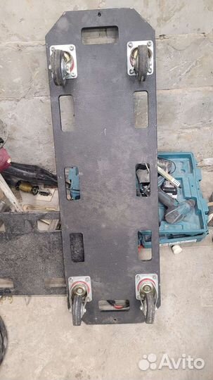 Подкатная тележка для кейсов мультикор