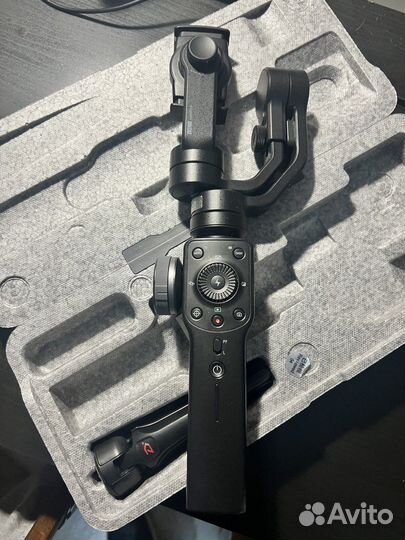 Стабилизатор для смартфона Zhiyun Smooth 4