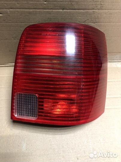 Фонарь задний правый Фольксваген Б5 универсал