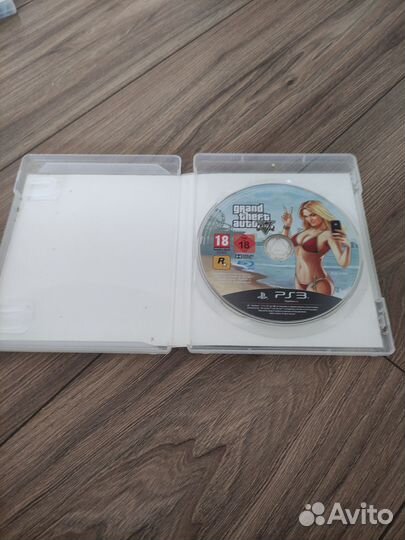 Sony PS3 slim + 8 игр и 2 джойстика