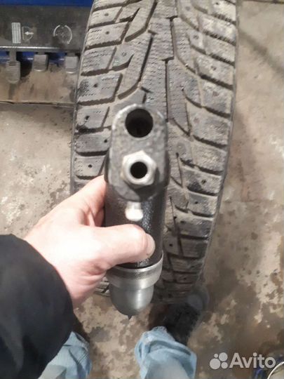 Пистолет для ошиповки новыми шипами