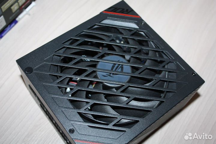 Блок питания Asus ROG Strix 550 W