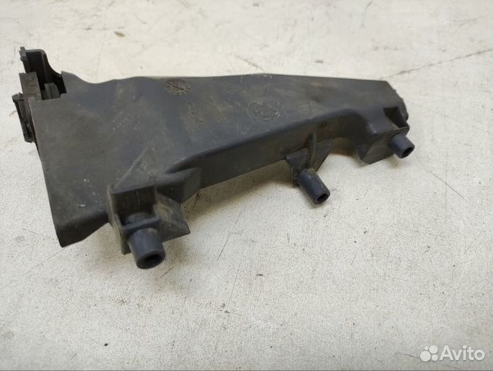 Кронштейн решетки радиатора передний левый Bmw 5Er