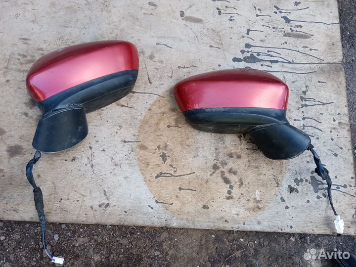 Зеркало на Мазда сх-5 14г