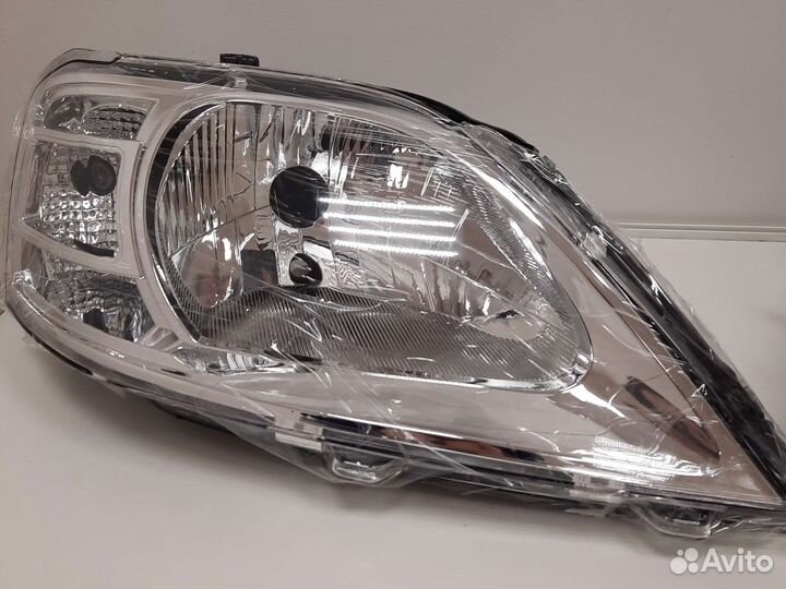 Фара правая Renault logan Largus